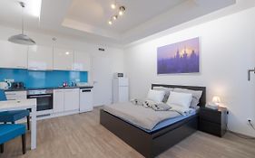 Bright Studio, 10Min Centre, Free Parking